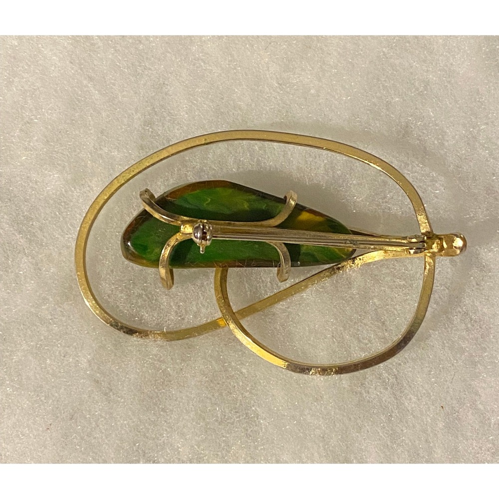 Mid Century Modern Green Bakelite Pin - Picture 2 of 3